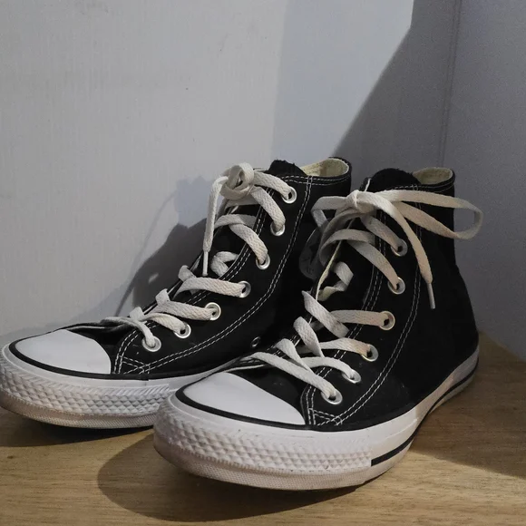 Unisex Chuck Taylor Converse All Star Black High-Top Sneakers - Picture 2 of 11